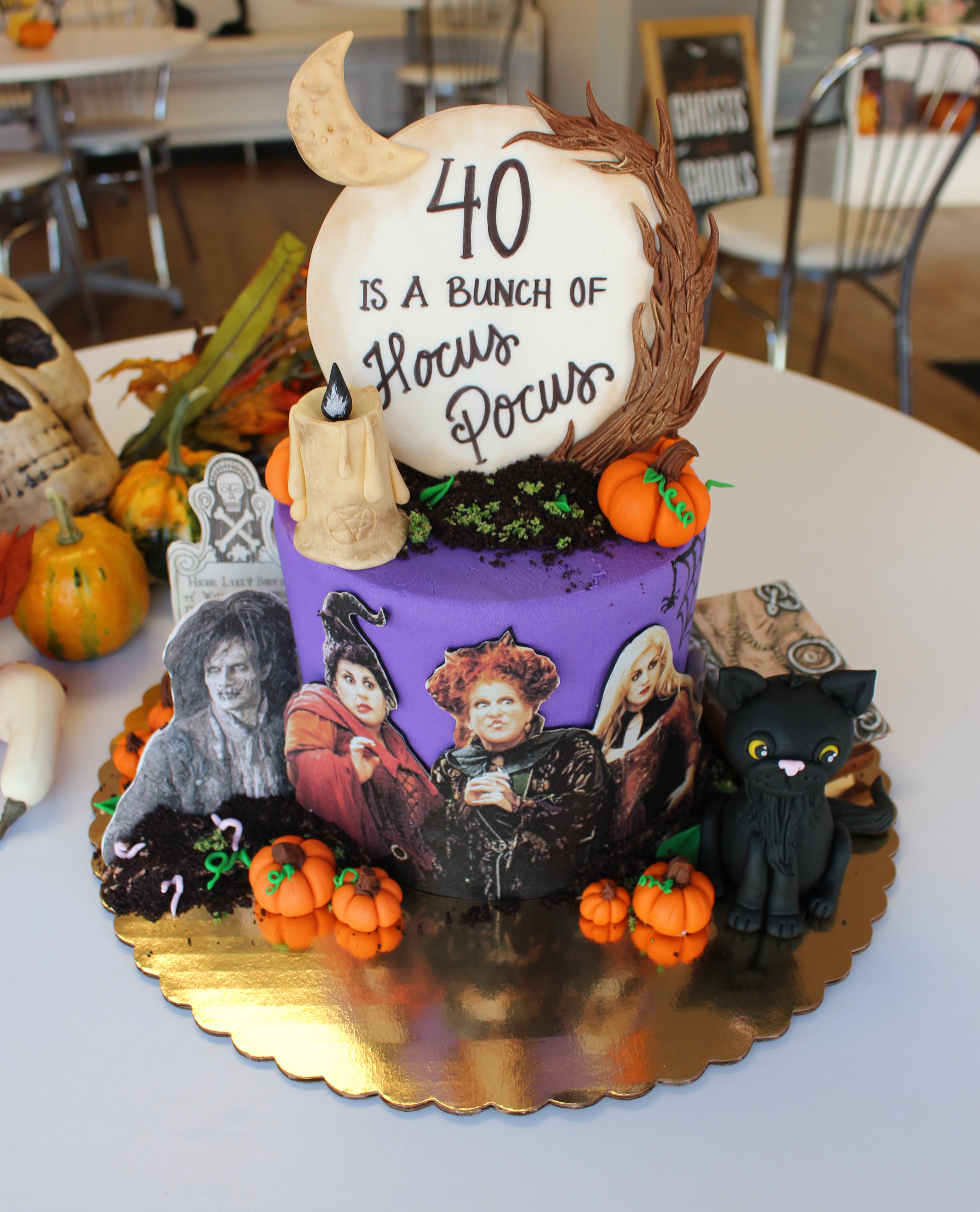 Hocus_Pocus_Halloween_Themed_Birthday_Cake.JPG